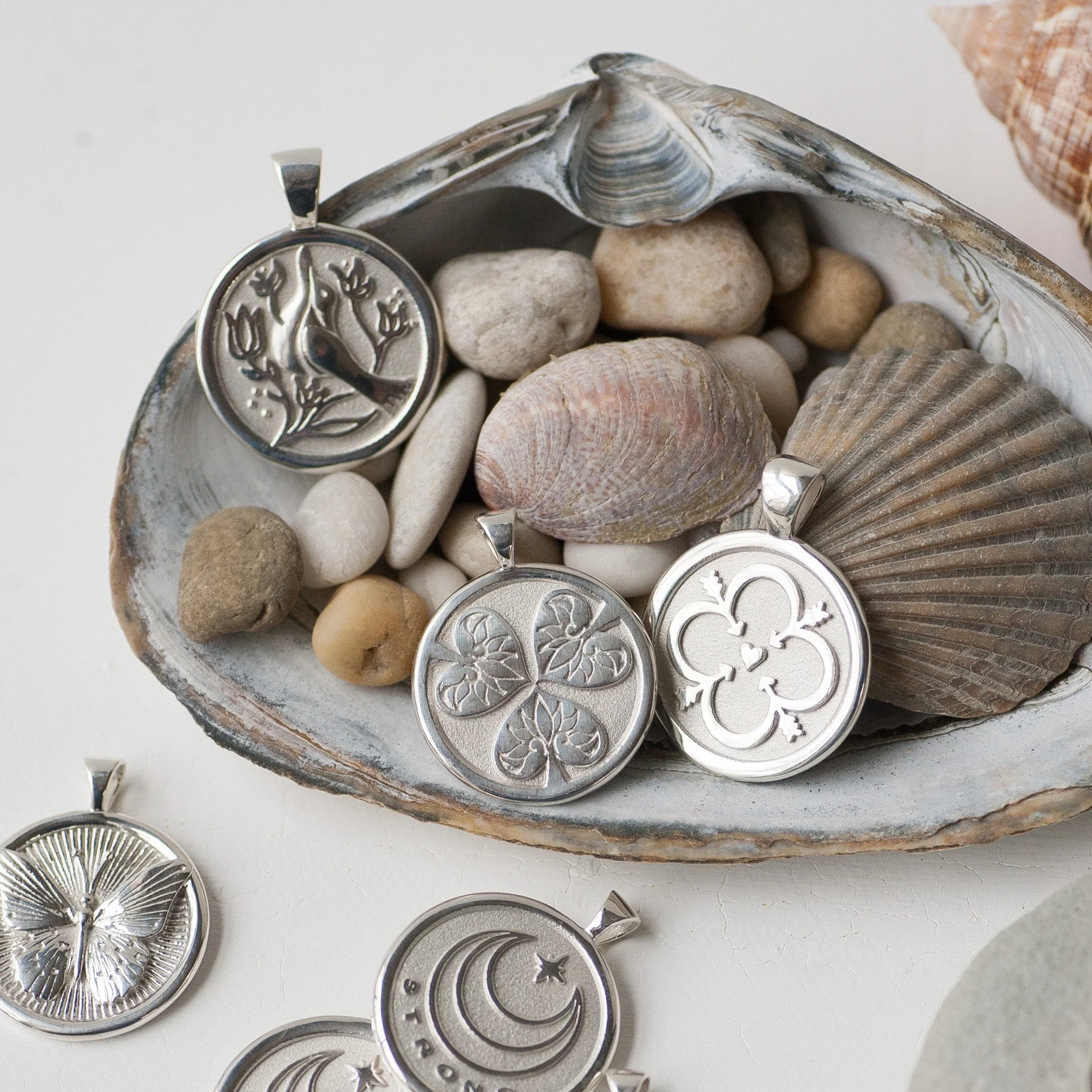 JOY JW Small Pendant Coin in Silver - Image 3