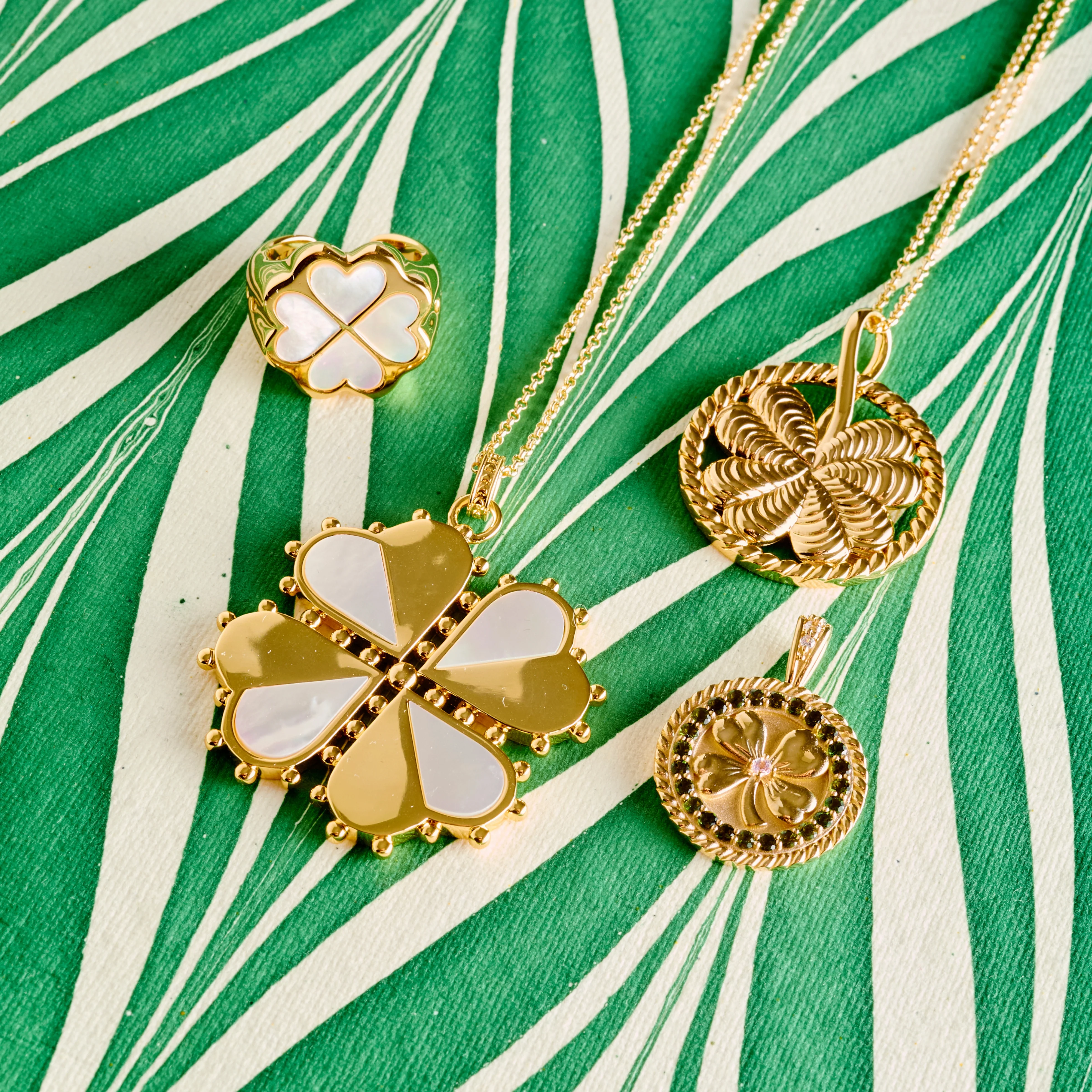 LUCKY Field of Clovers Coin in Solid Gold - Image 4
